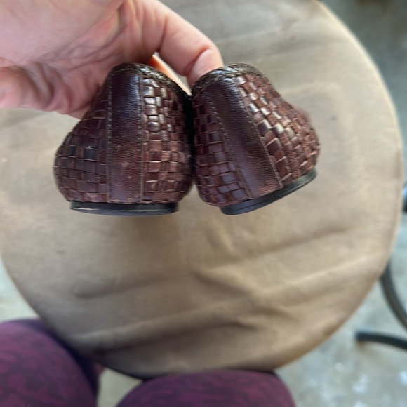 BCBG maxazria brown flats size 6.5 - Picture 4 of 4